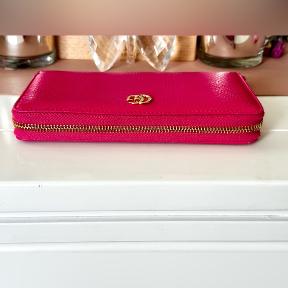 Pink Gucci Zippy Wallet - Picture 4 of 8
